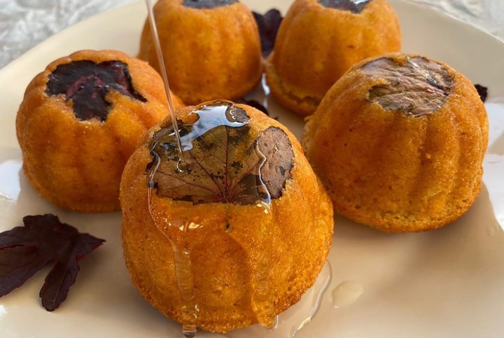 Yoghurt Lime-syrup Baby&nbsp;Cakes